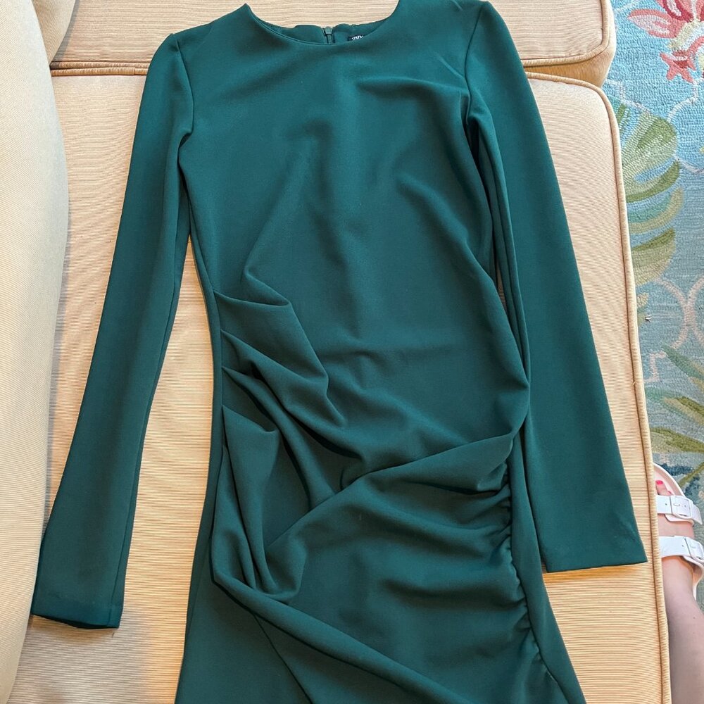 Zara like new emerald green long sleeve dress size xs